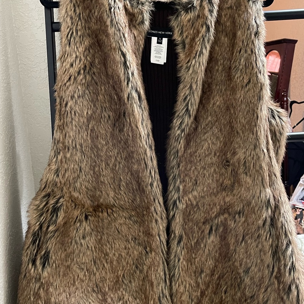 Jones New York fur Vest